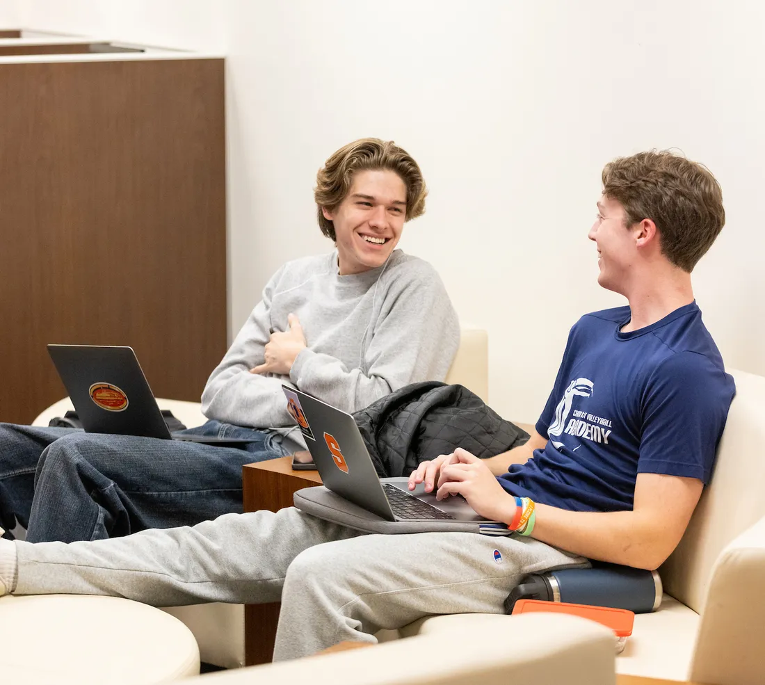 Tim en Daan aan het werk